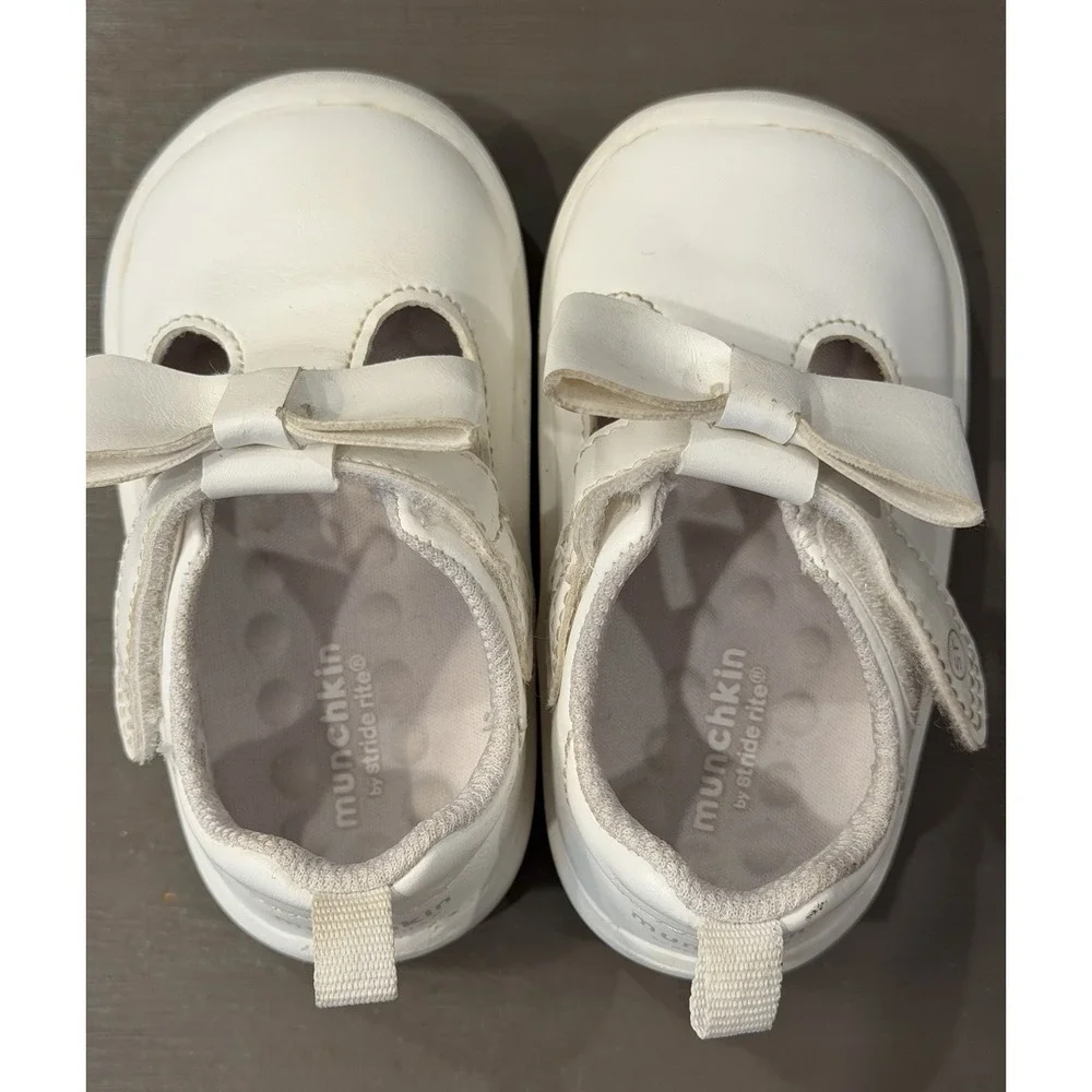 munchkin by stride rite baby shoe